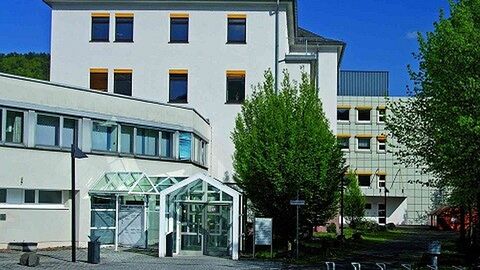Dienstgebäude Amt für Bodenmanagement Marburg Ansicht des Einganges des Dienstgebäudes Amt für Bodenmanagement Marburg
